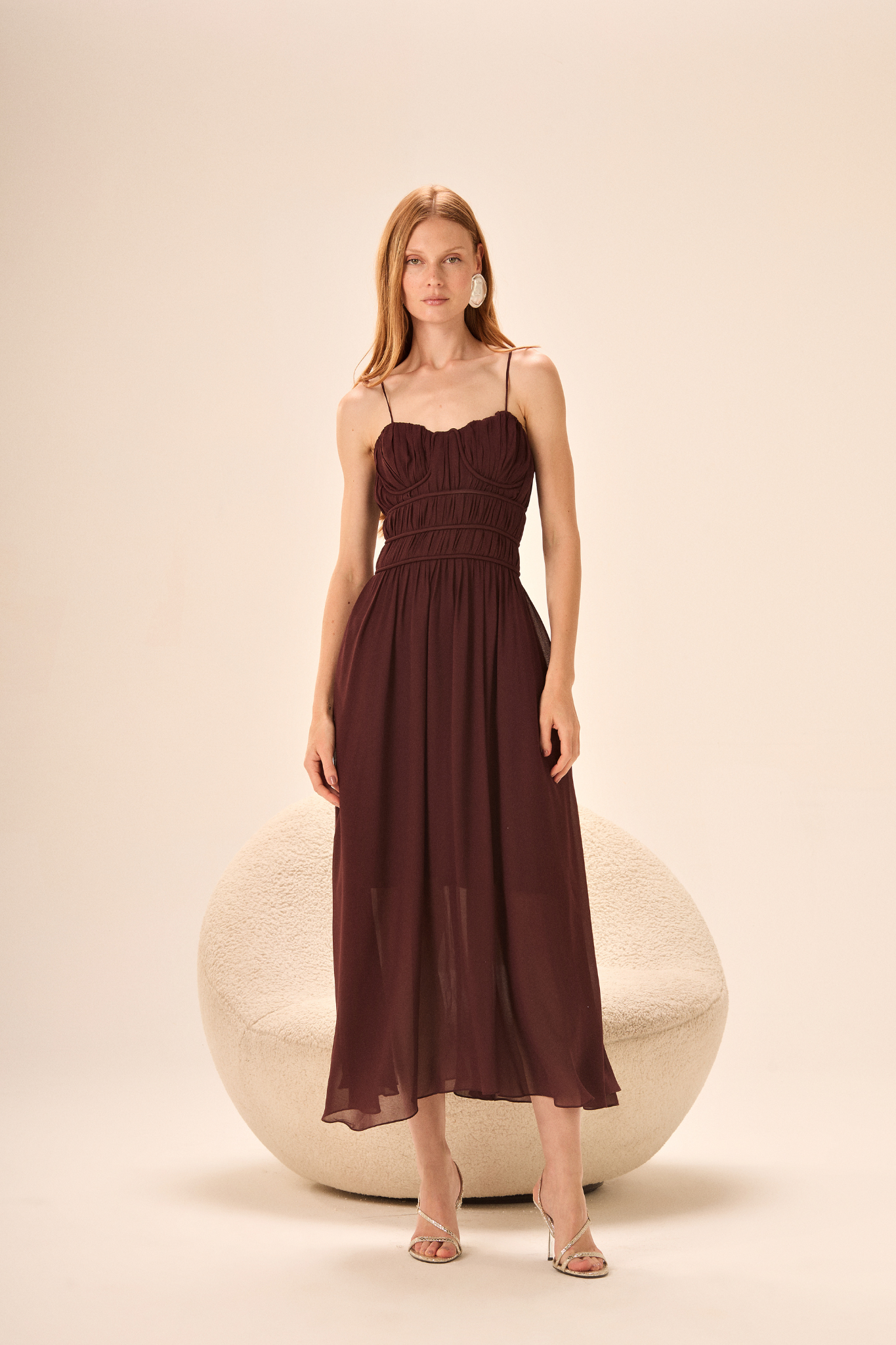 VESTIDO SYLVIA CREPE GEORGETTE MARROM